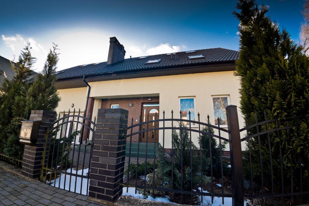 Dom Artusa Ustka Exterior foto